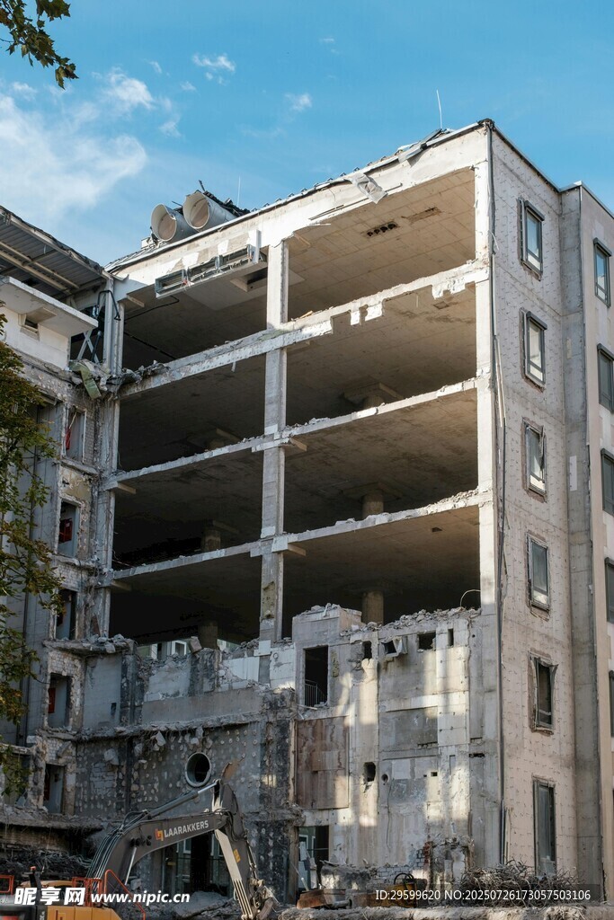 在建多层建筑施工现场