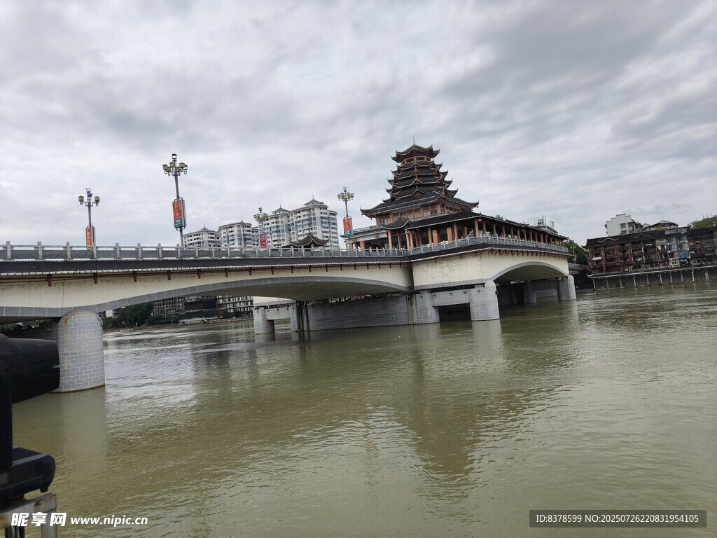 洪江淹没下的桥梁与建筑