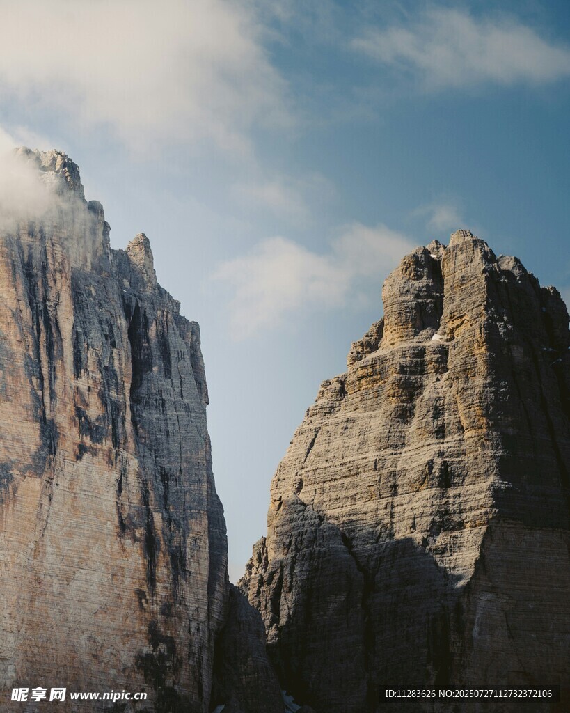 巍峨壮丽的高山景观