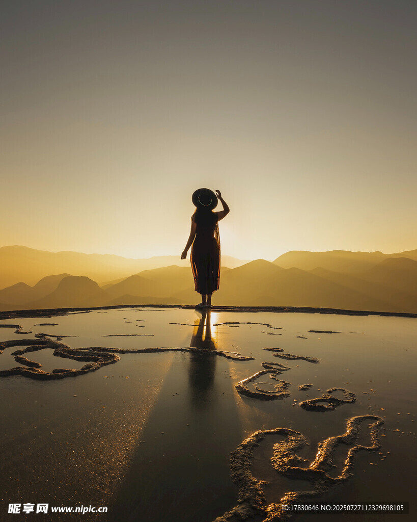 夕阳下的独行者