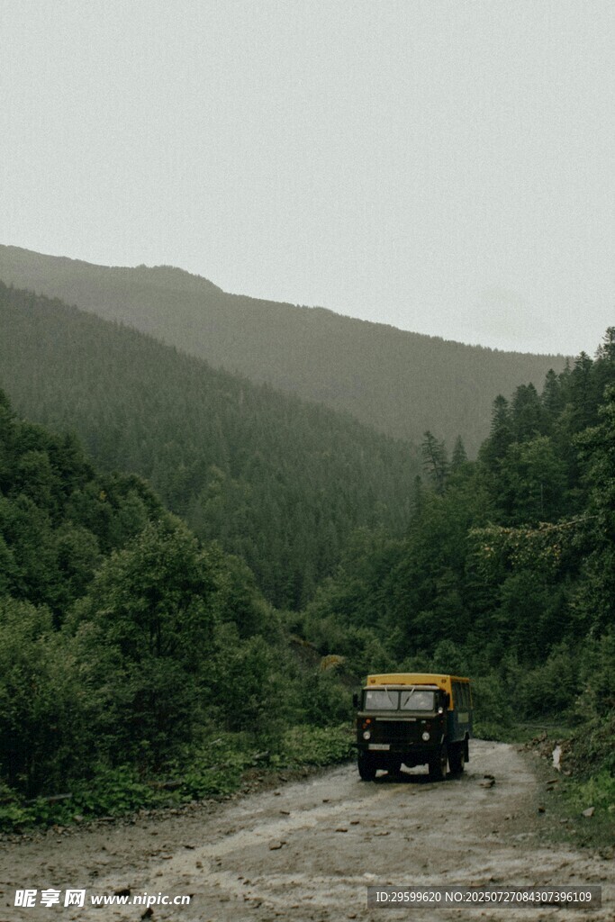 山间越野路 