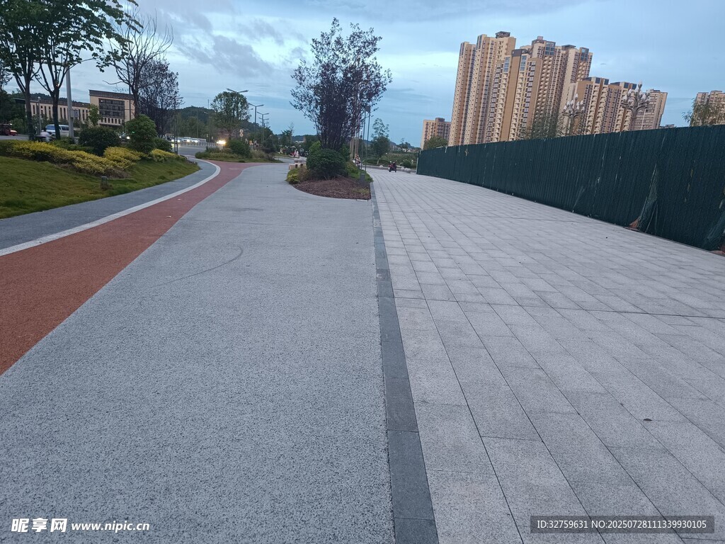 城市中的休闲步道景观