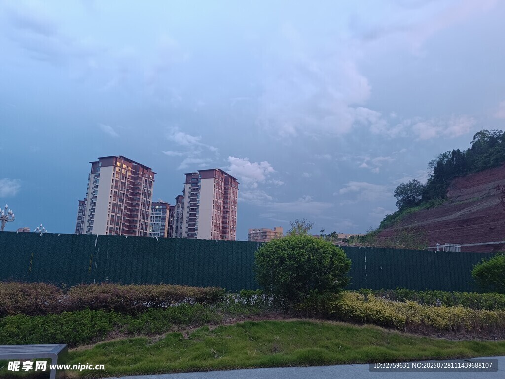 城郊建筑景观