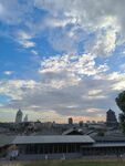 城市上空的美丽云彩