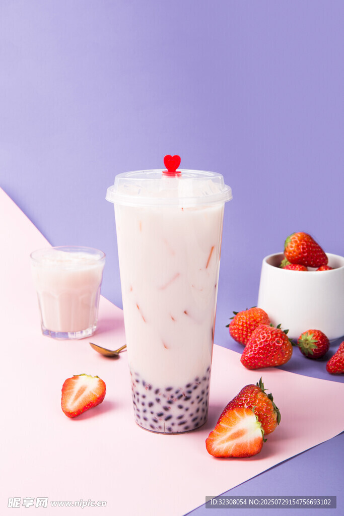 草莓珍珠奶茶饮品特写