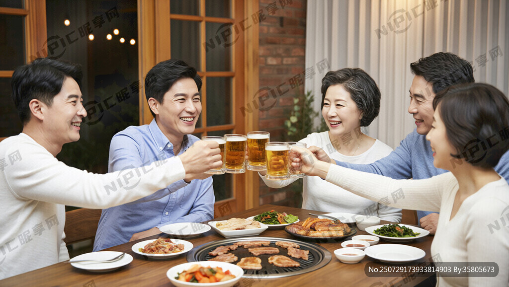 一家人围坐吃韩式烤肉