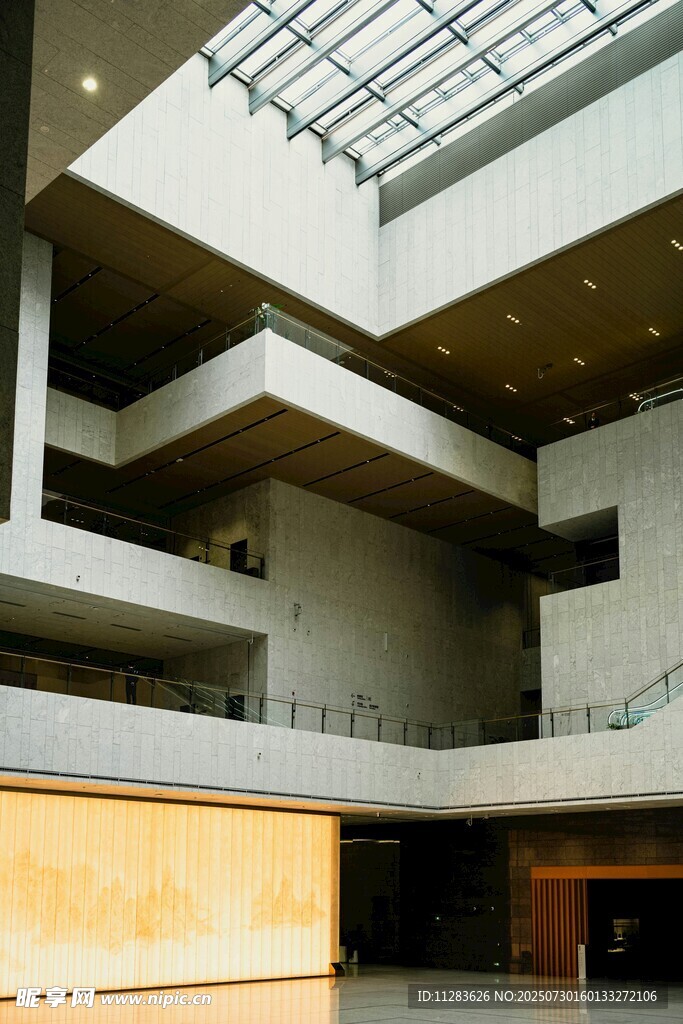 现代多层建筑内部空间