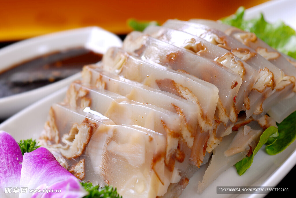 美味猪皮冻摆盘精致