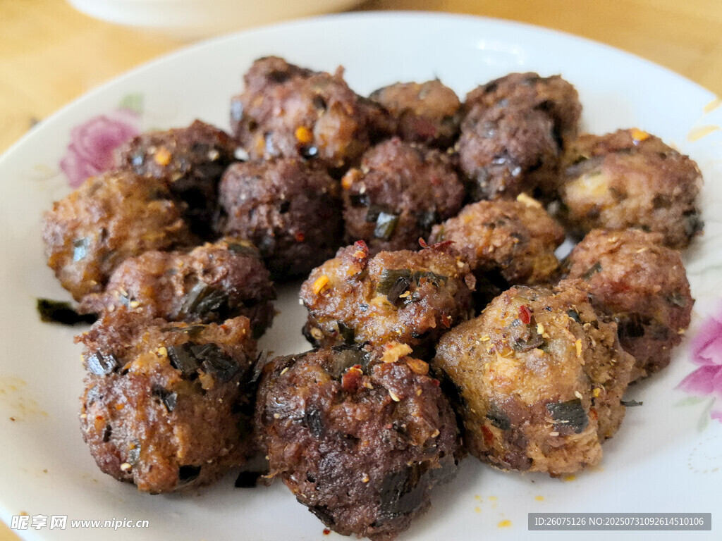 美味焦香肉丸子