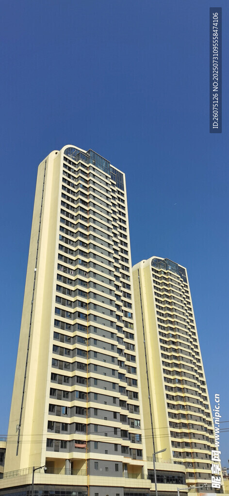 现代高层海景住宅楼