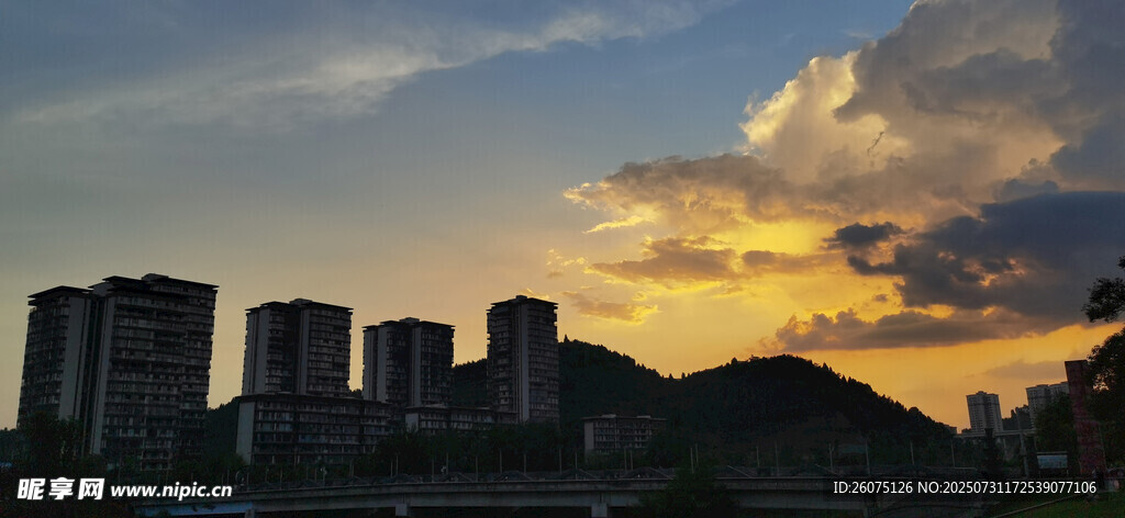 城市黄昏美景