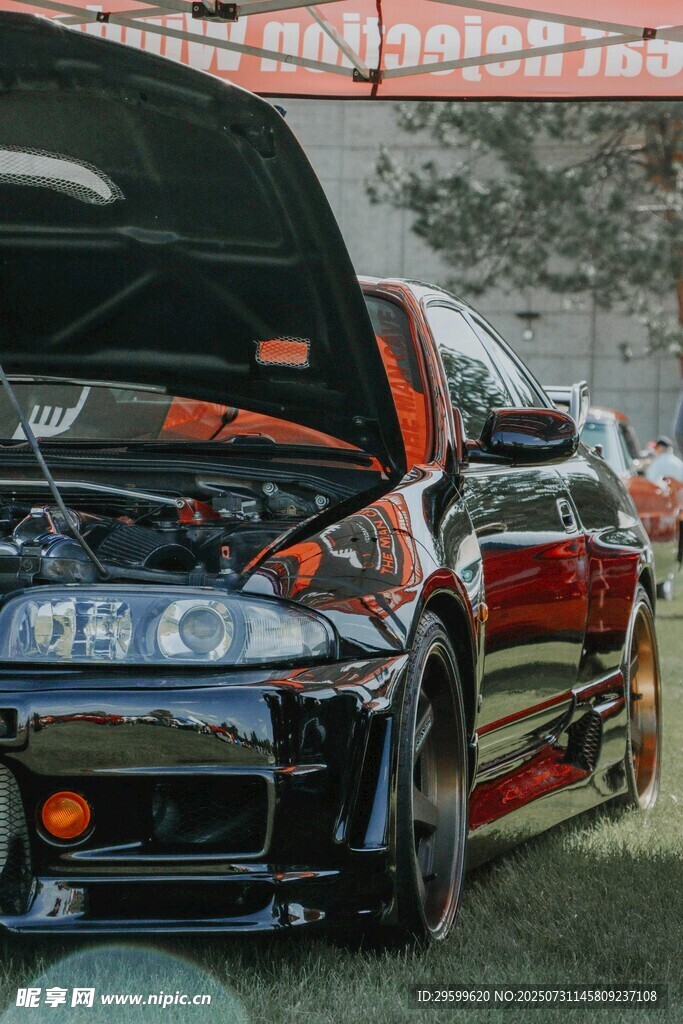 改装赛车引擎展示