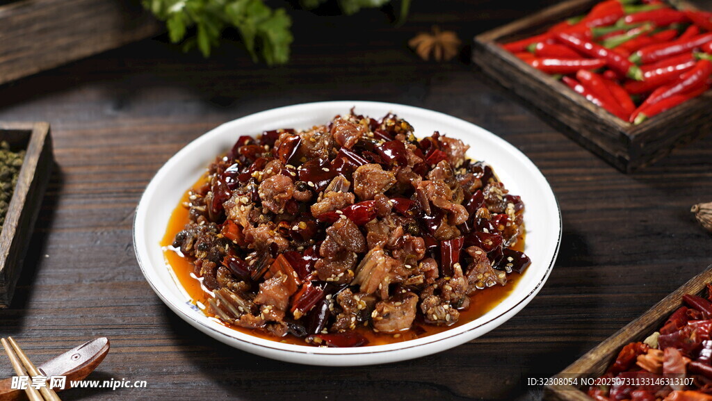 美味香辣牛肉粒