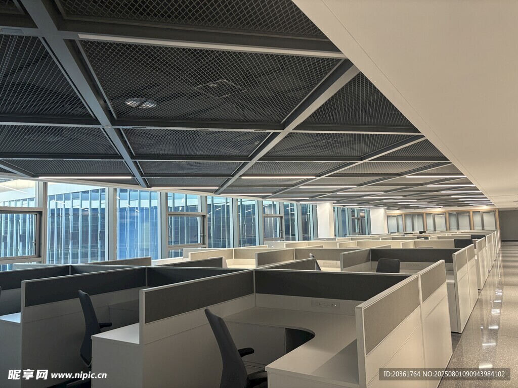 现代开放式办公空间场景