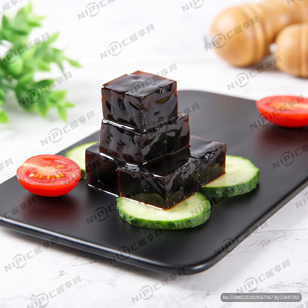 在一个黑色的平板上 特别的诱人