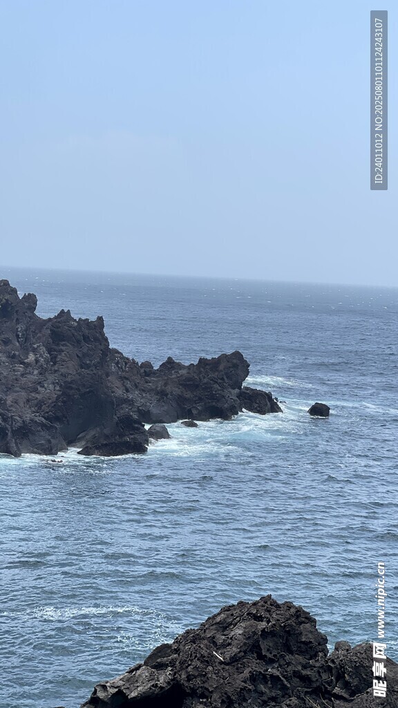 海边嶙峋礁石 壮阔海景