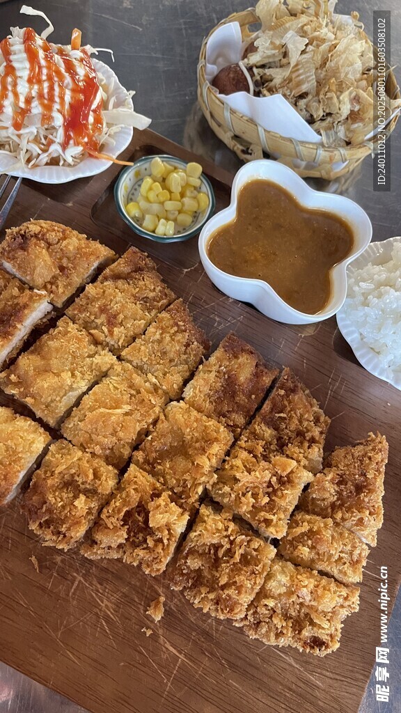 美味香酥炸鸡排及蘸料