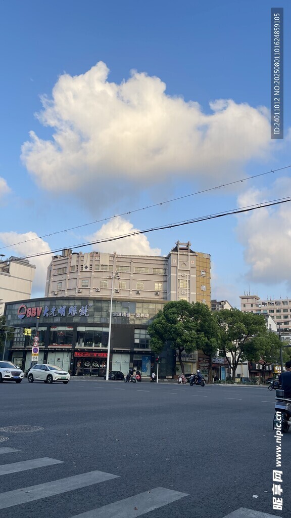 城市街道的日常景象