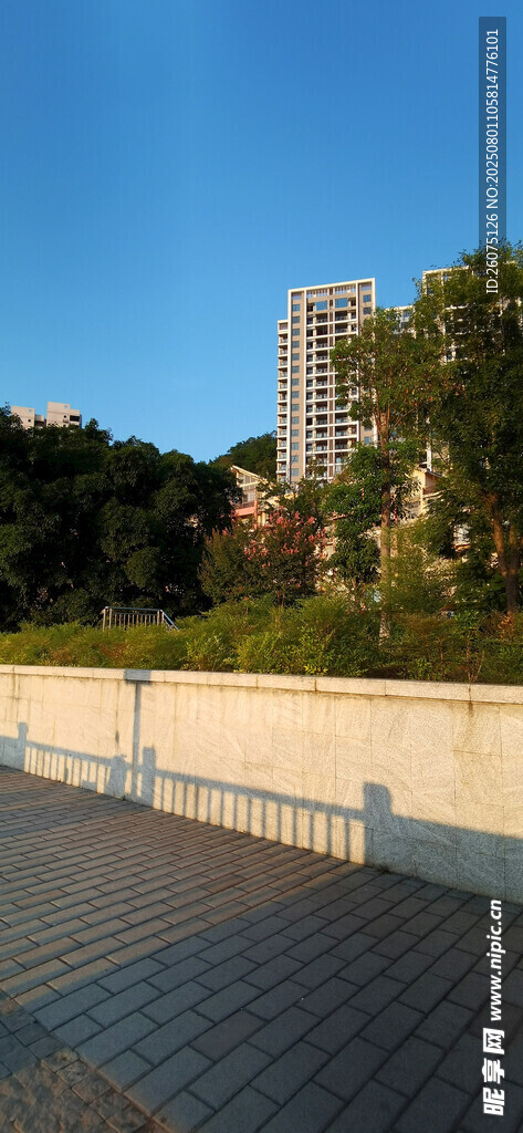 城市户外开阔平台风景