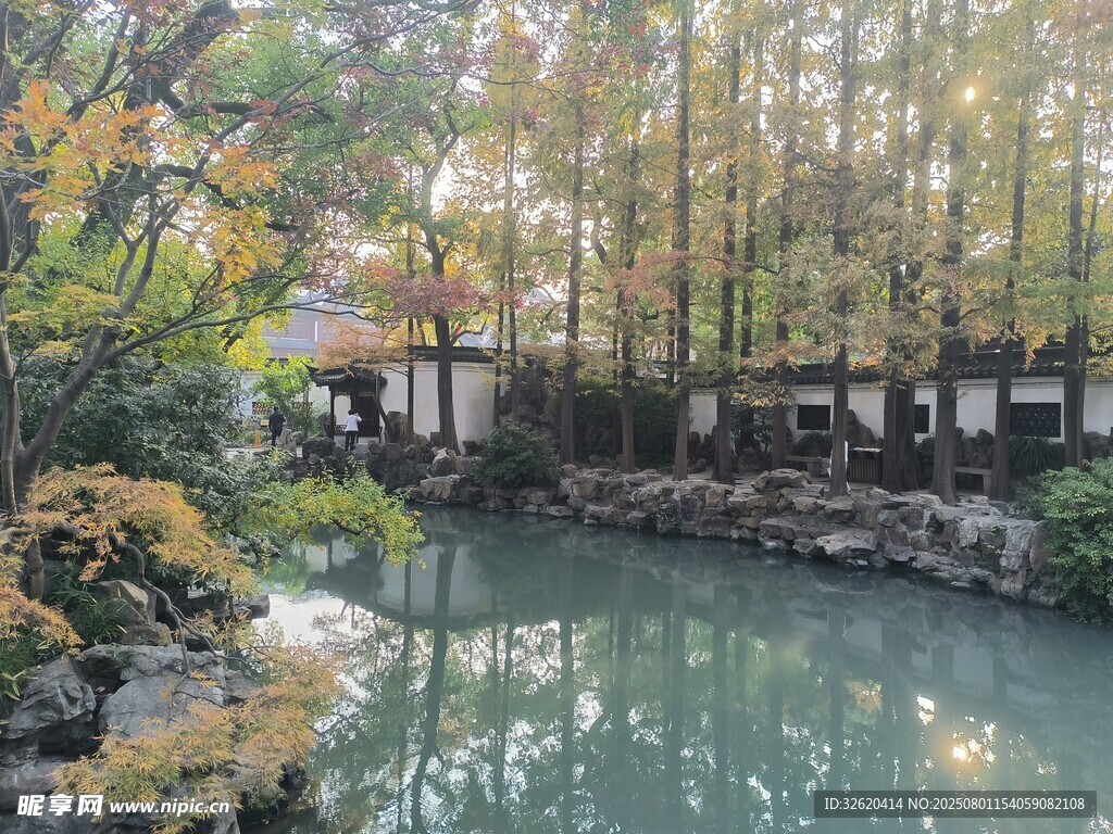 中式园林水景秋日景致