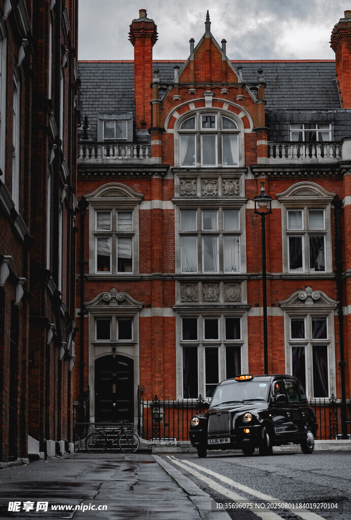 英式红砖建筑街道景象