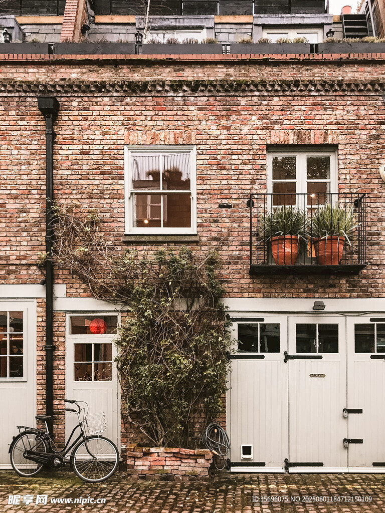 英式红砖联排住宅景致