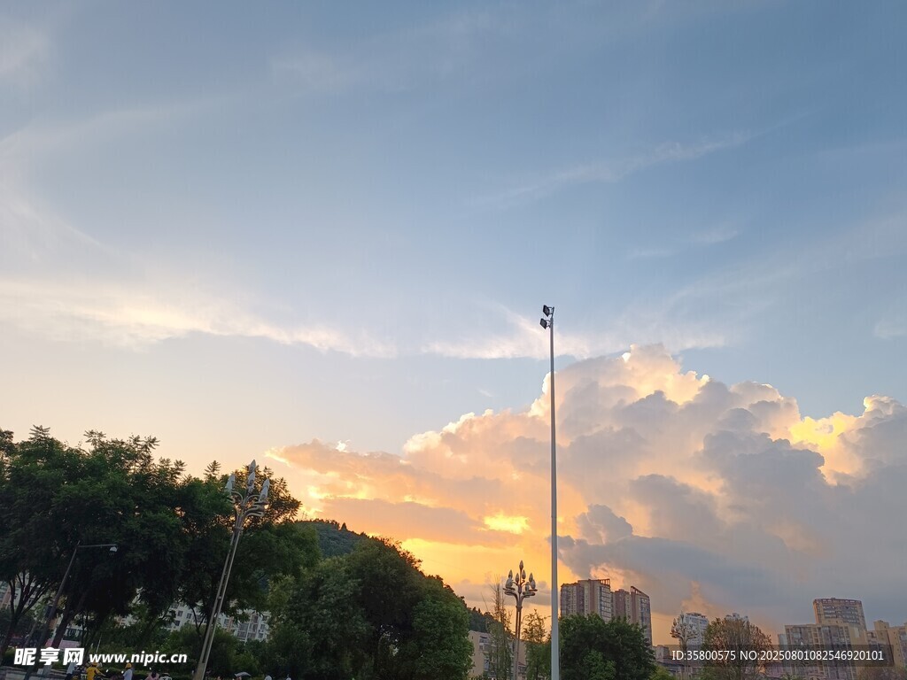 城市黄昏天空美景