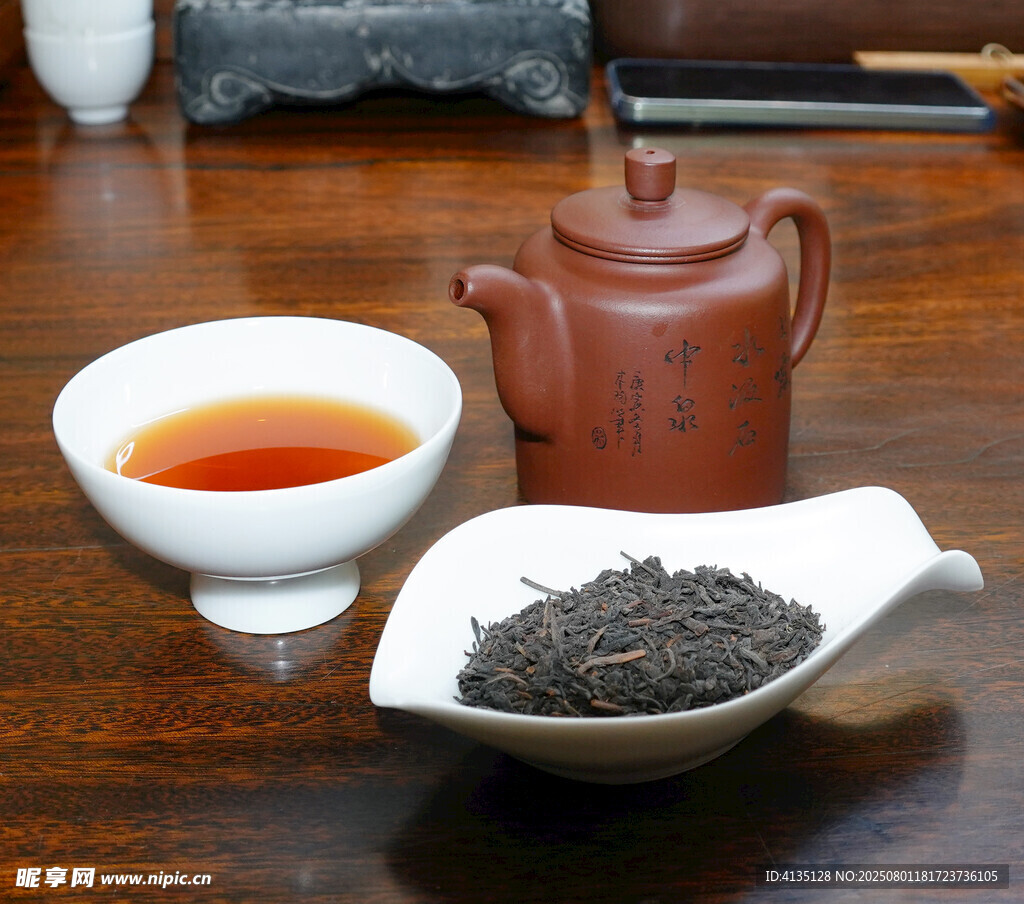 六堡茶茶具与香茗