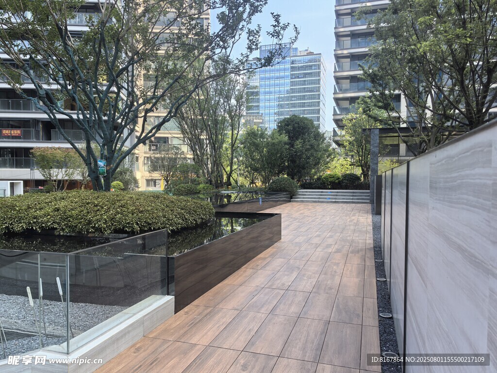 现代都市精致户外休闲步道
