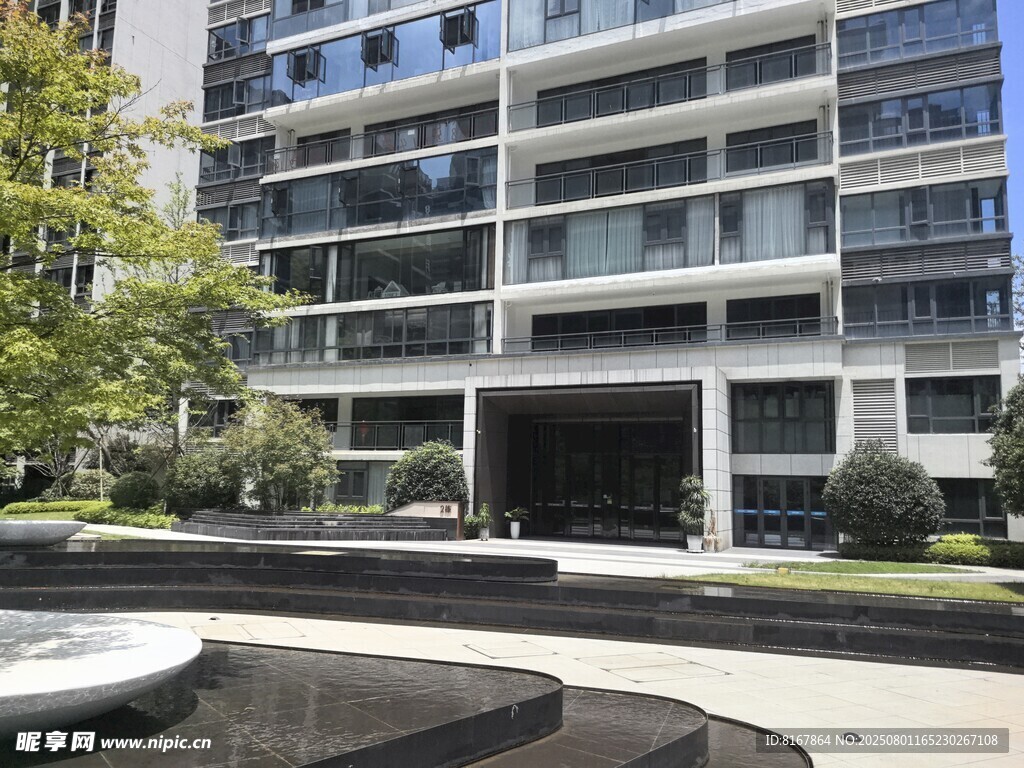 现代风格公寓楼外景