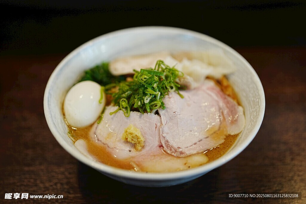 美味日式豚骨拉面
