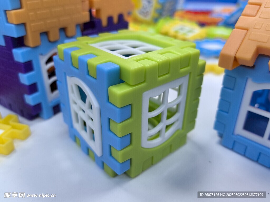 彩色积木小屋玩具