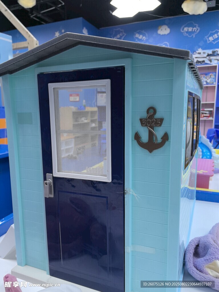 蓝色船锚主题小屋模型