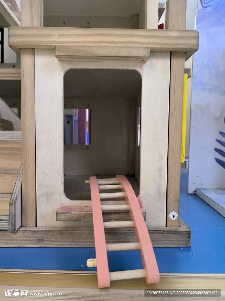 木质宠物小屋带梯子模型