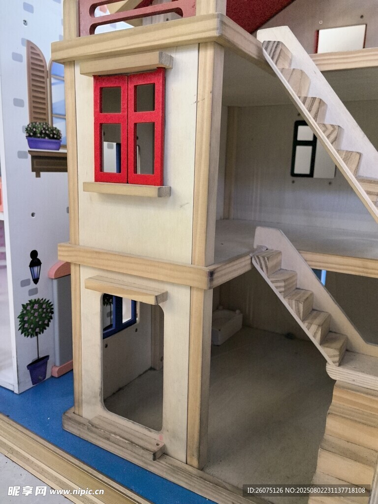 精致木质双层小屋模型