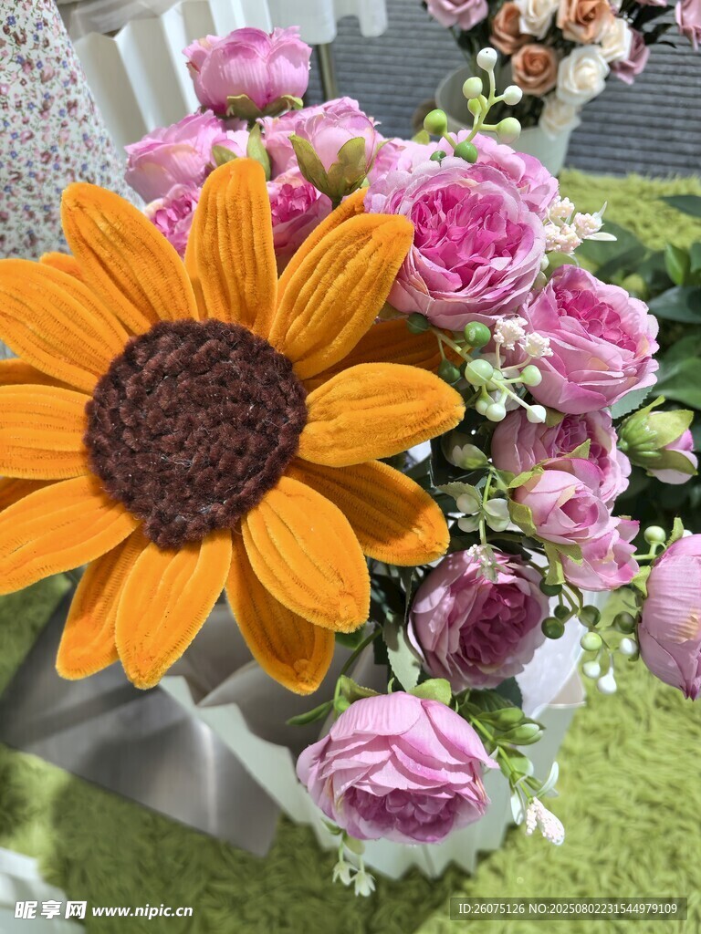 多彩仿真花卉组合