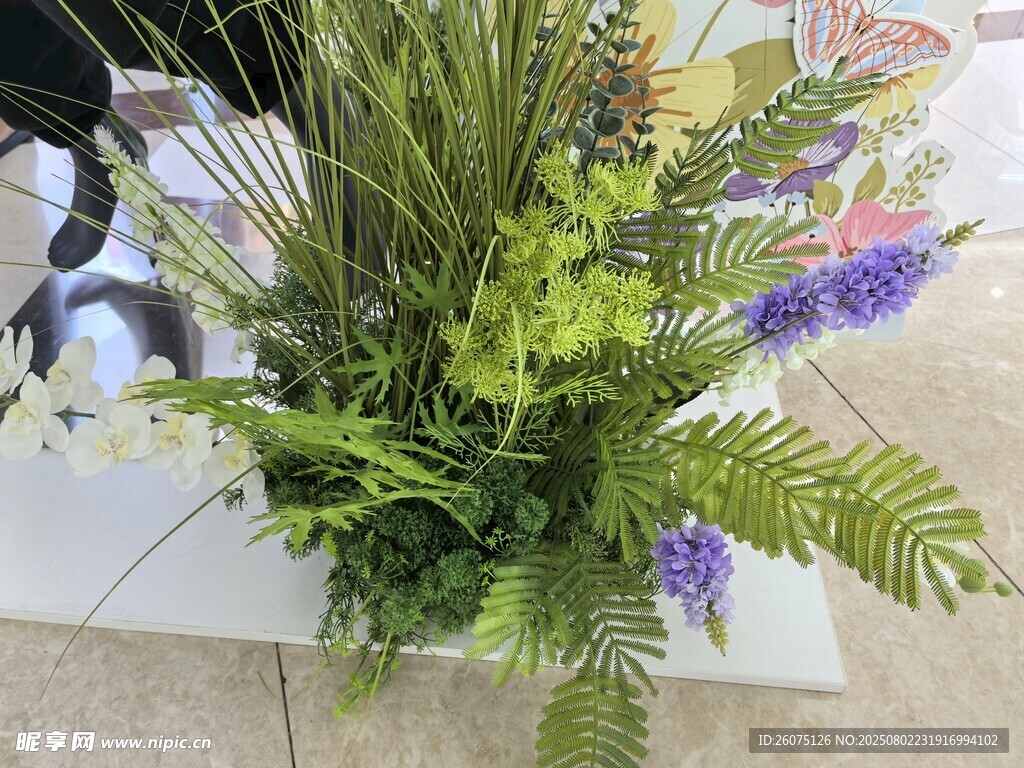 清新储真绿植花卉组合摆件