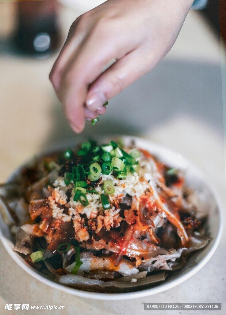手撒配料的美味拌菜