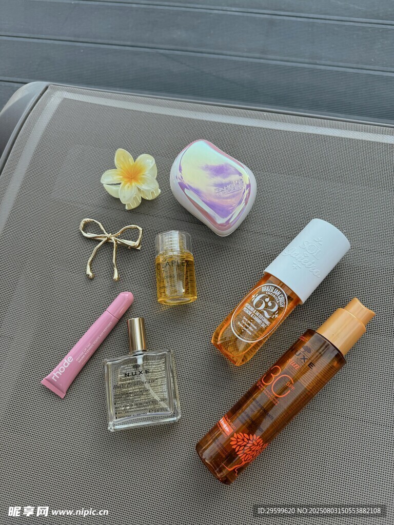 精致美妆小物展示