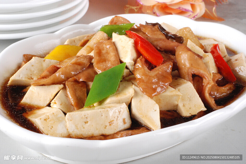 肥肠焖豆腐