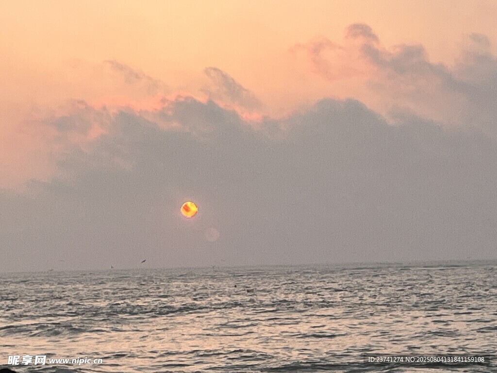 海上日落美景