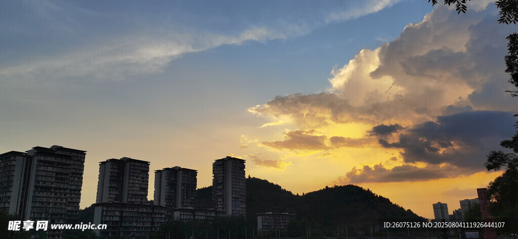 城市黄昏天空美景