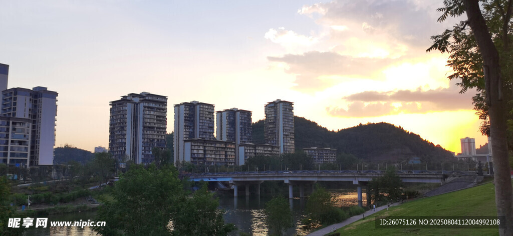 城市黄昏美景