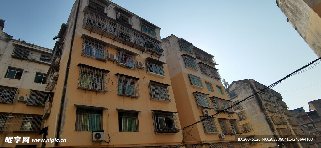 老旧居民楼外观景象