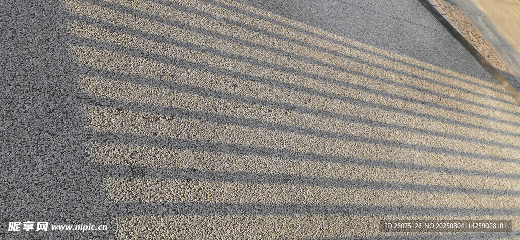 地面条纹光影特写