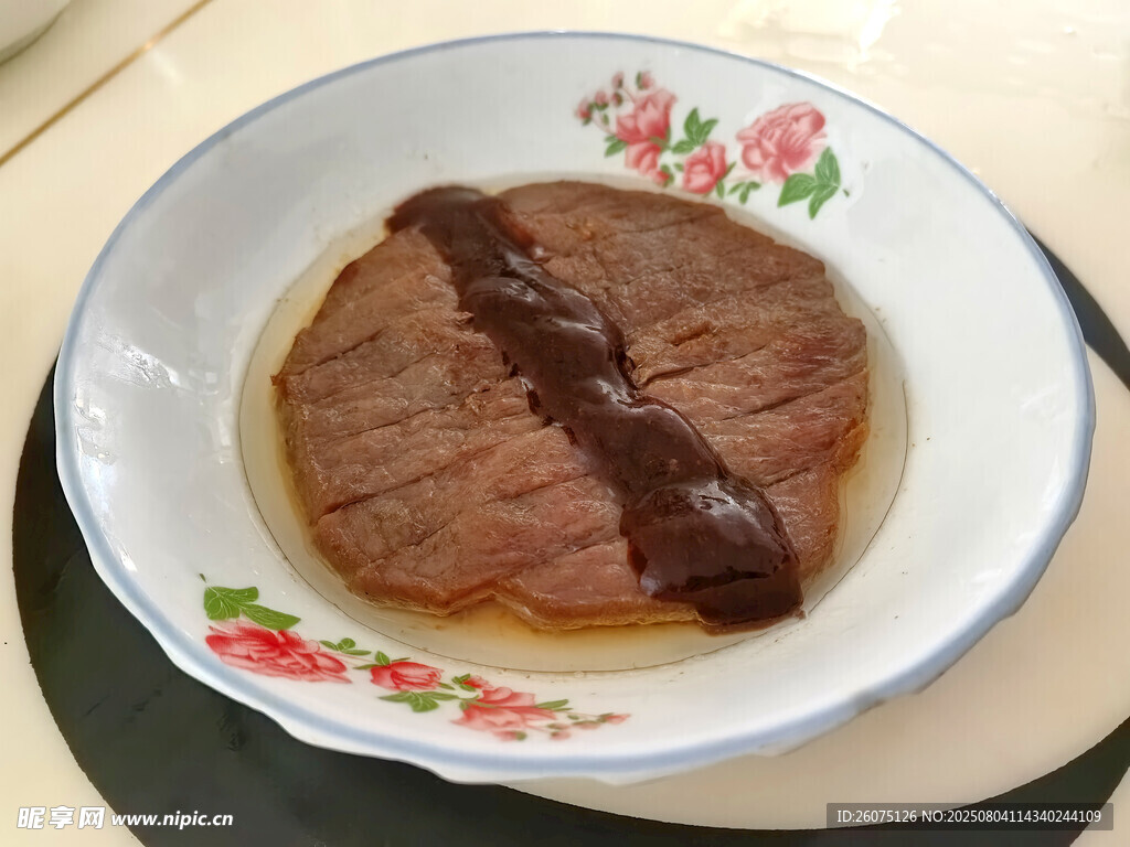 盘中煎牛排