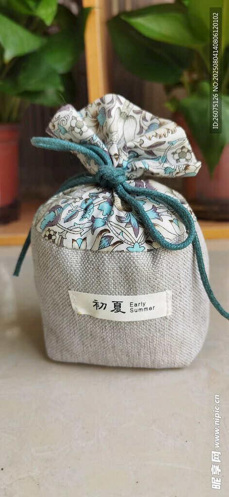 手工布艺香囊