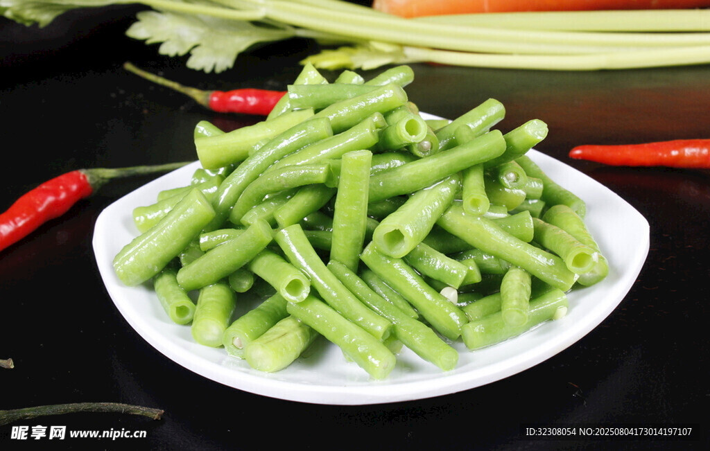 盘中鲜嫩豆角