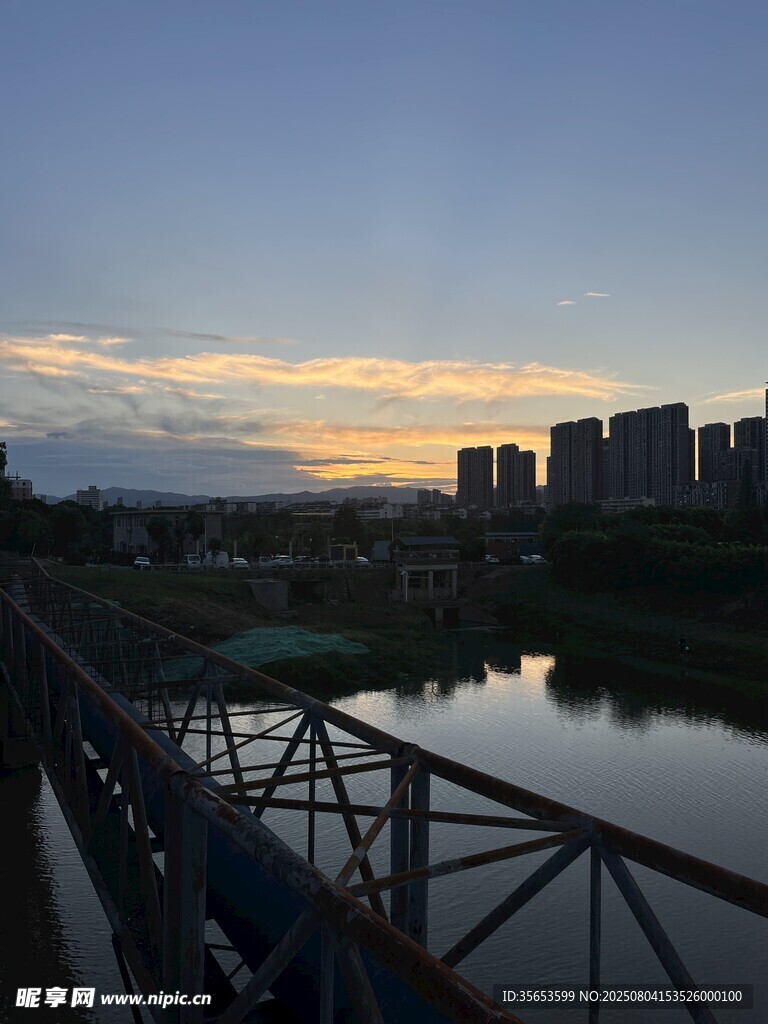 晚霞