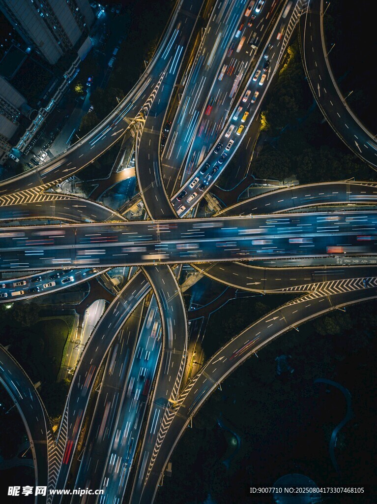 城市立交桥夜景璀璨灯光